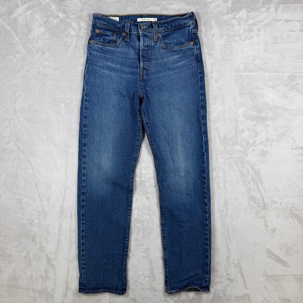 Levis Wedgie Straight Jeans Womens 25 x 28 Medium Wash High Rise Button Fly